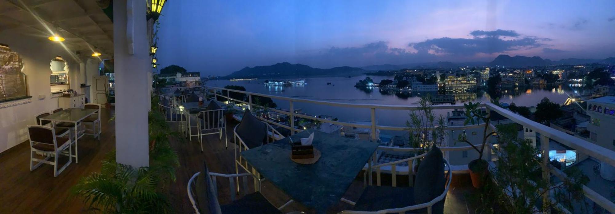 Peacock Guest House - Lake View Hotel In Udajpur Exteriér fotografie